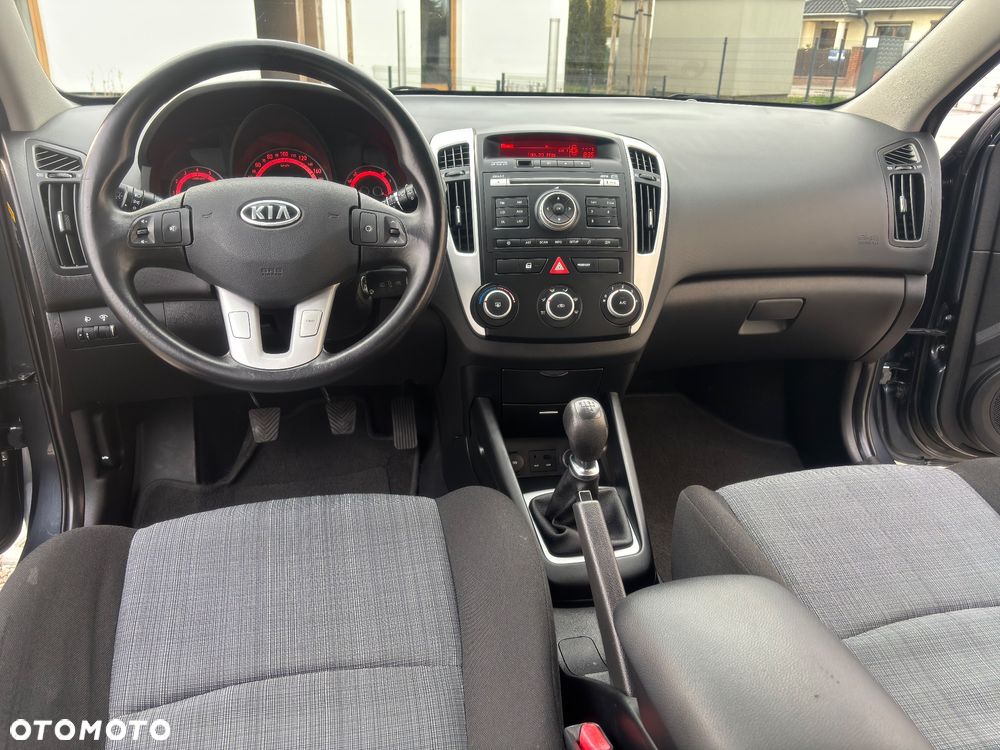 Kia Ceed 1.4 CVVT Spirit - 30