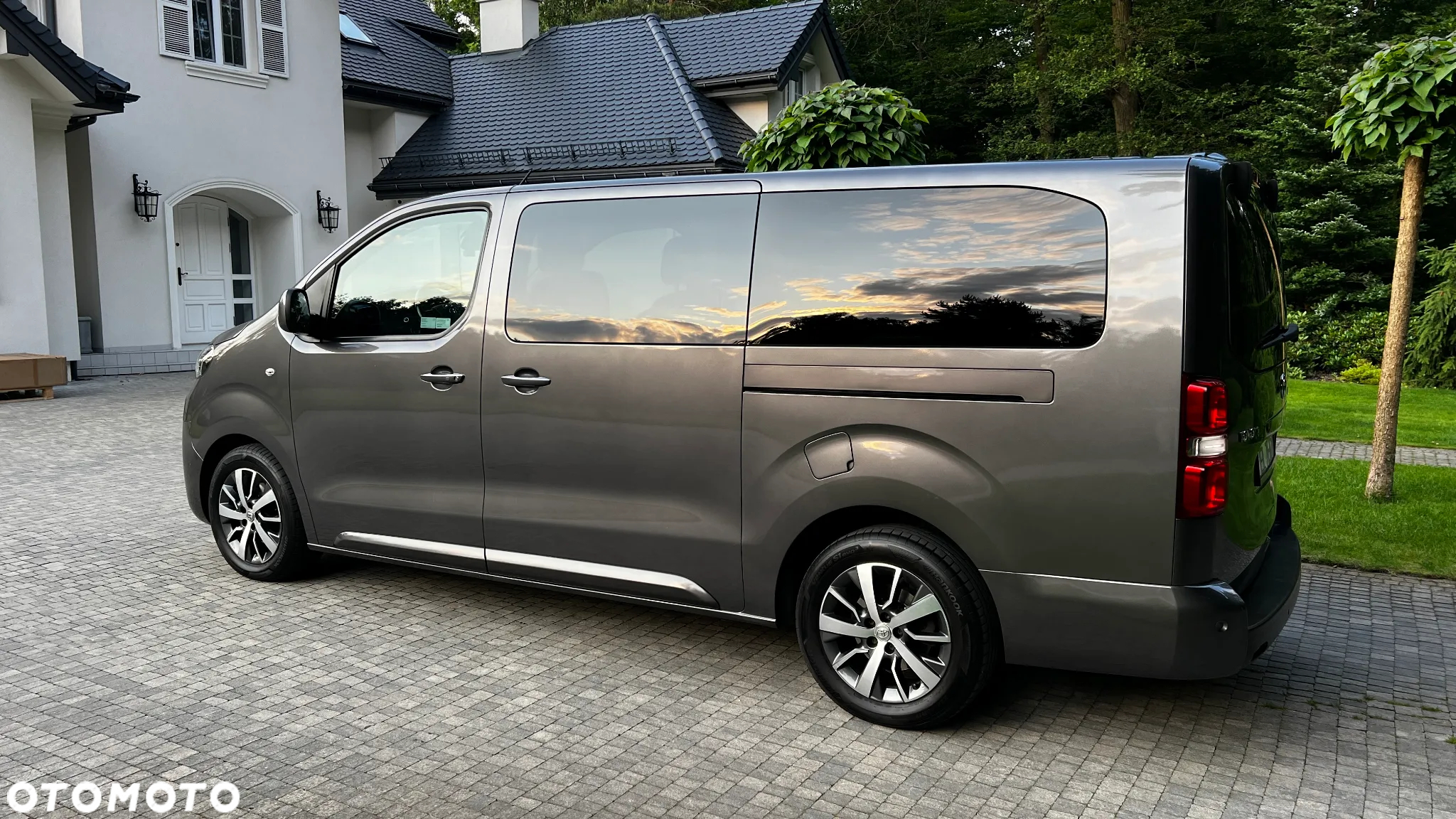 Toyota ProAce Kombi 2.0 D-4D Long 2,8t - 3