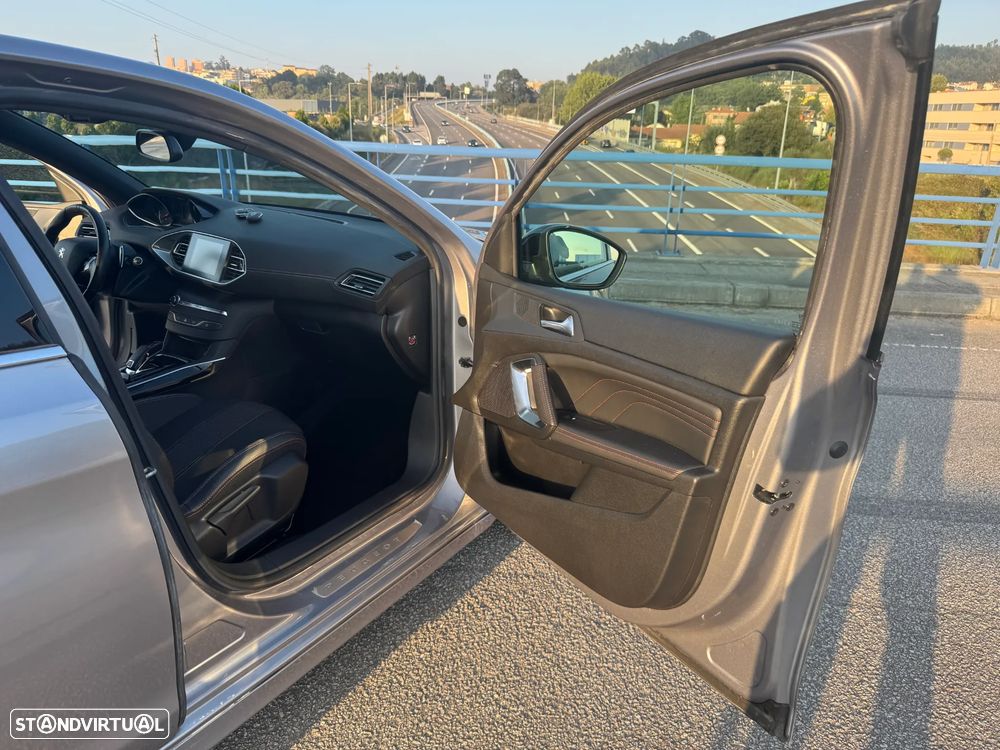 Peugeot 308 PureTech 130 EAT6 Stop & Start GT-Line Edition - 23