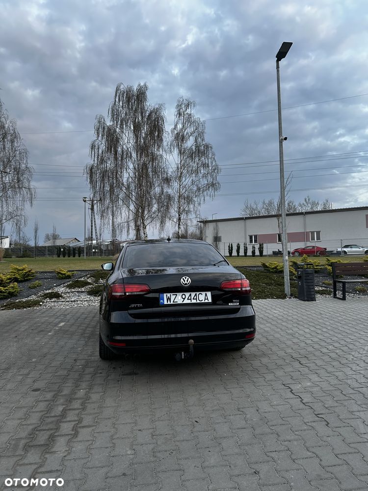 Volkswagen Jetta - 6