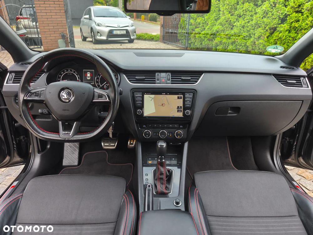 Skoda Octavia 2.0 TDI DSG RS - 35