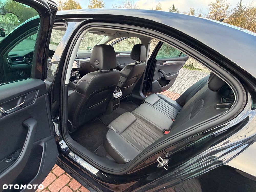 Skoda Superb 2.0 TDI DSG Sportline - 20