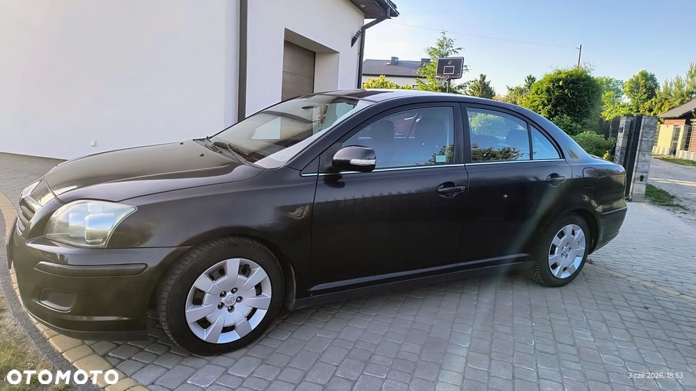 Toyota Avensis 1.8 VVT-i Sol Premium - 10