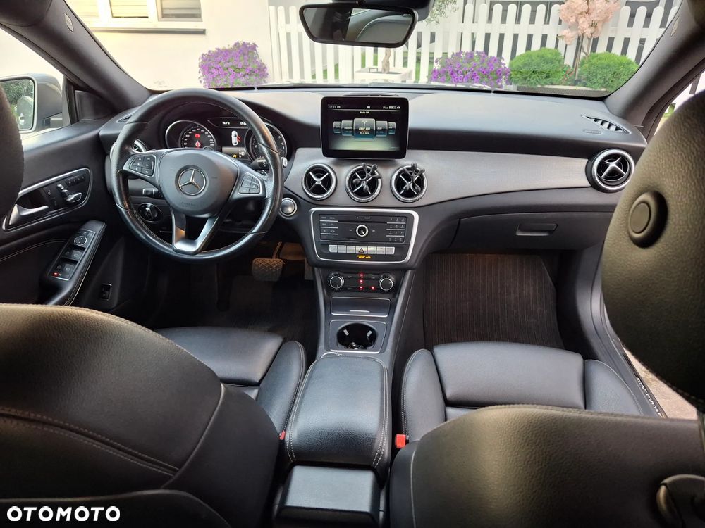 Mercedes-Benz CLA - 21