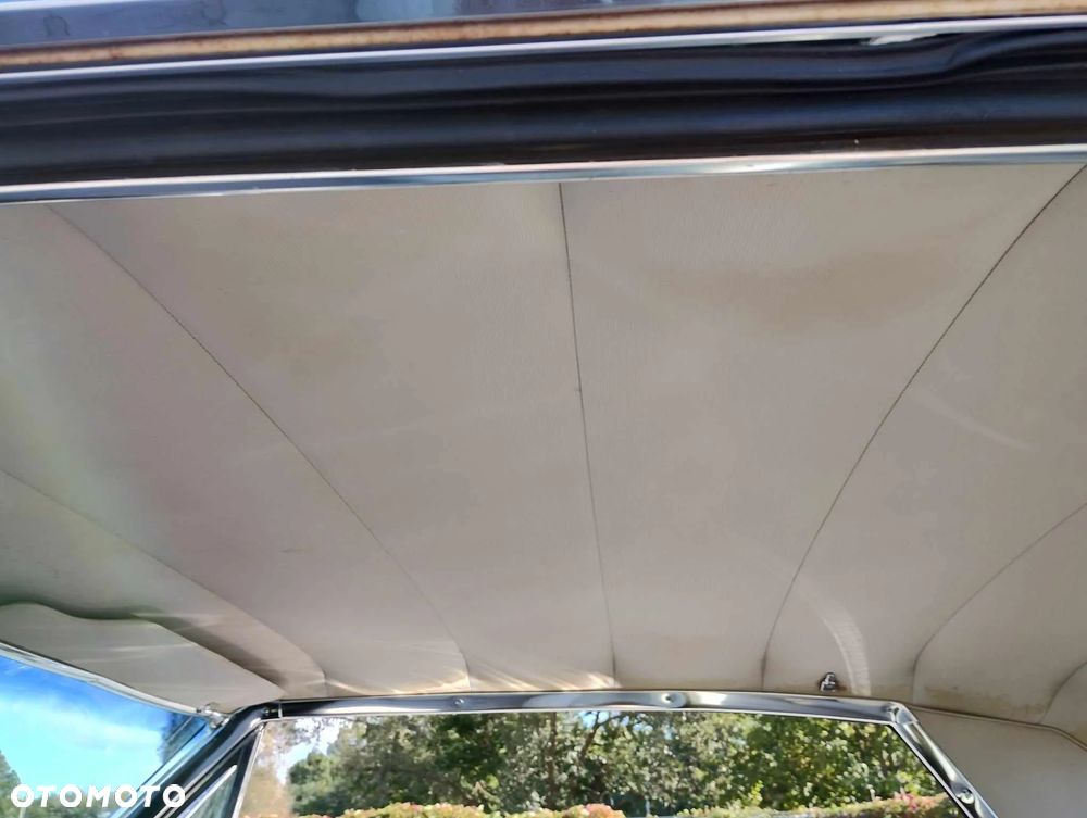 Cadillac Deville - 19