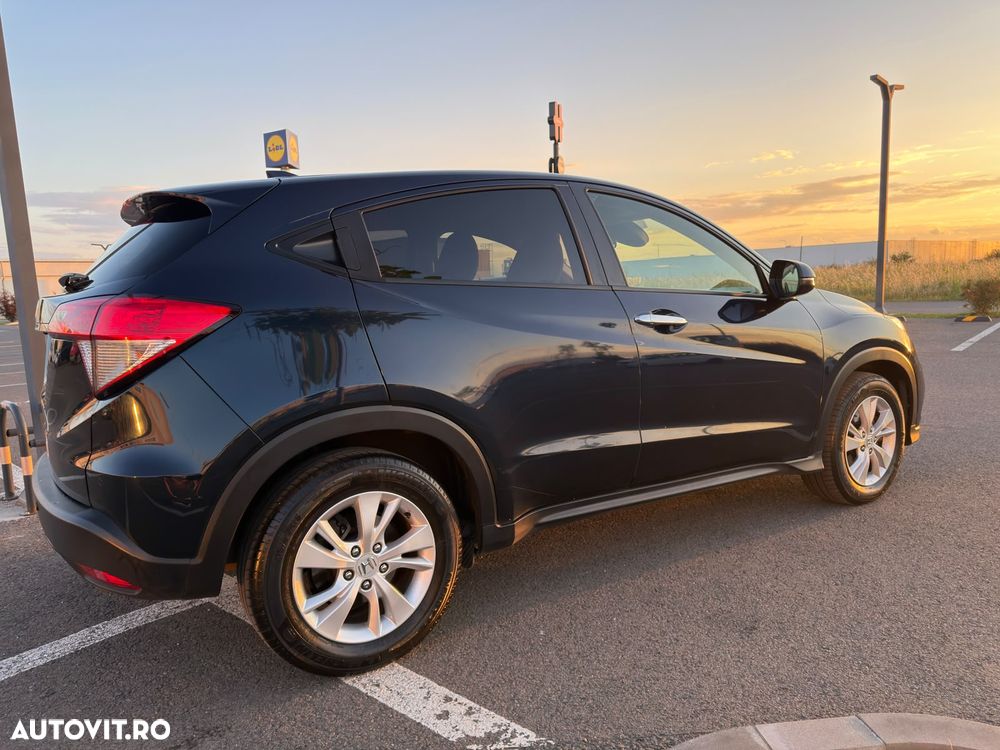 Honda HR-V 1.5 i-VTEC 4x2 CVT Elegance - 4
