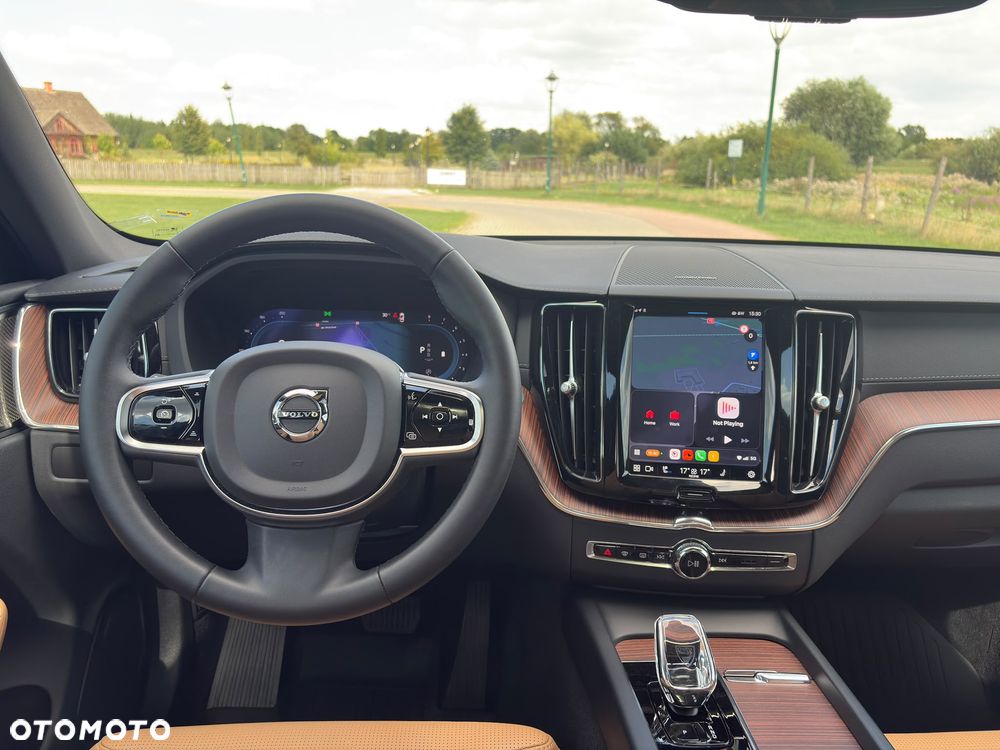 Volvo XC 60 B5 B AWD Ultimate Dark - 16
