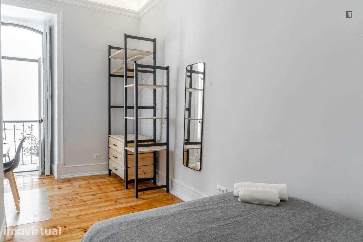 Quarto - localizado em Anjos Lisbon - Grande imagem: 2/13