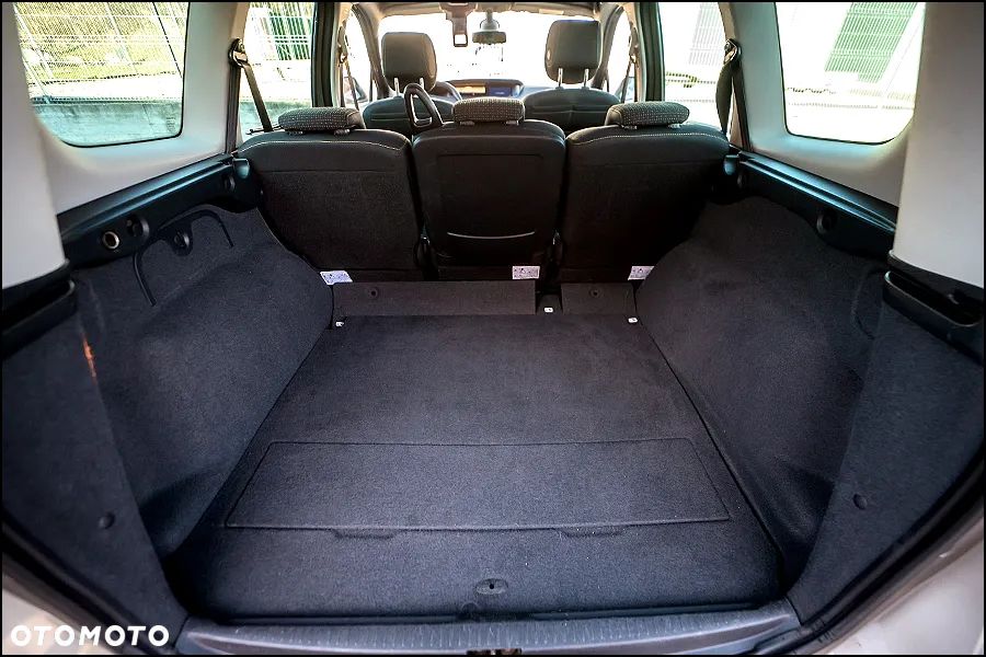 Renault Grand Scenic - 39