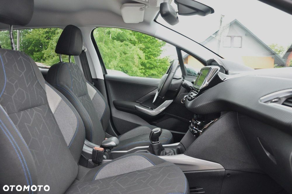 Peugeot 2008 1.2 Pure Tech Style - 17