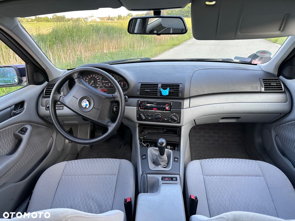 BMW Seria 3 318i - 9