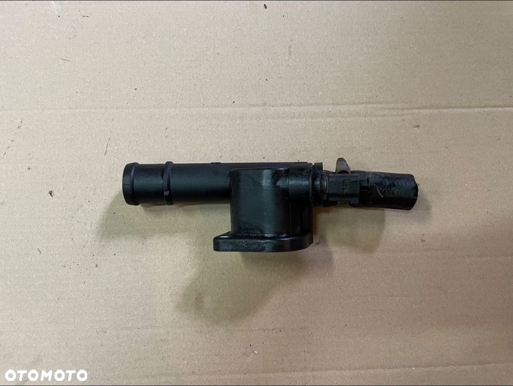 Obudowa czujnik termostatu 2.0tdi vw passat b6 skoda audi