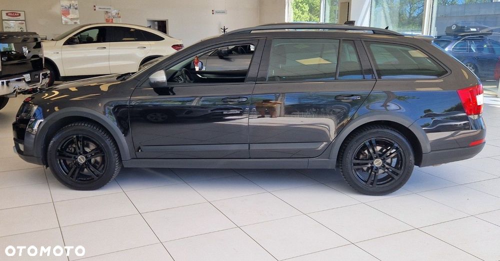 Skoda Octavia Scout 2.0 TDI 4x4 DSG - 8