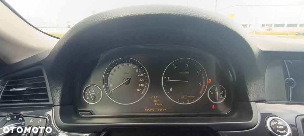 BMW Seria 5 520d Touring - 13