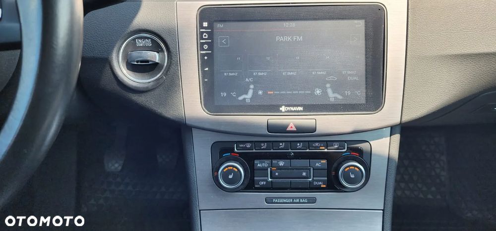 Volkswagen Passat 2.0 TDI DPF Comfortline - 18