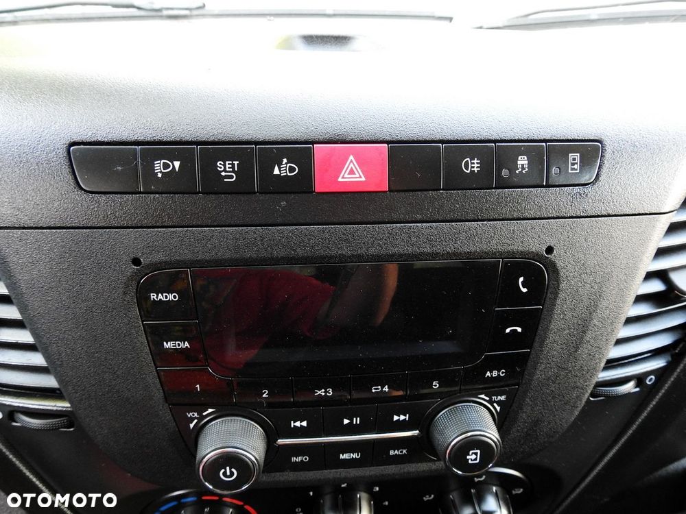 Iveco DAILY 35C15 KONTENER CHŁODNIA -12*C ZASILANIE 230V BLIŹNIACZE KOŁA  150KM - 39