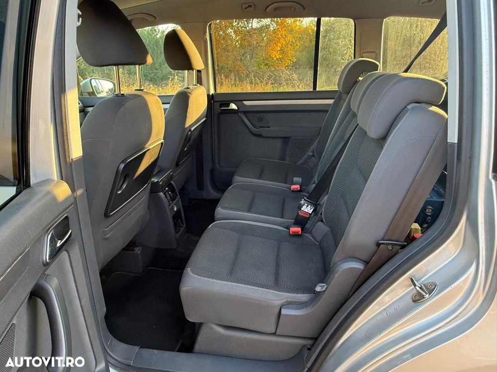 Volkswagen Touran - 7