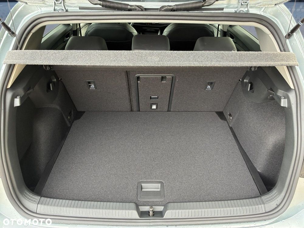 Volkswagen Golf - 25