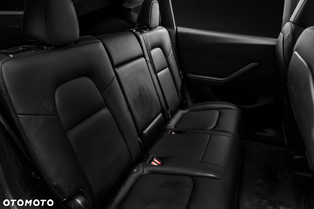 Tesla Model Y Long Range Dual Motor AWD - 15