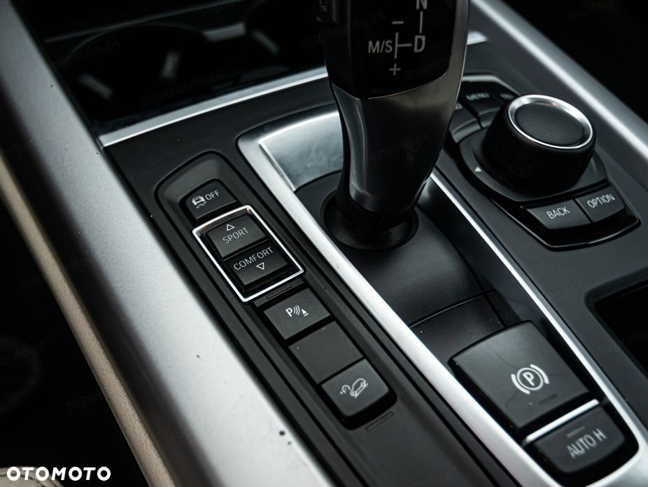 BMW X5 xDrive25d - 23