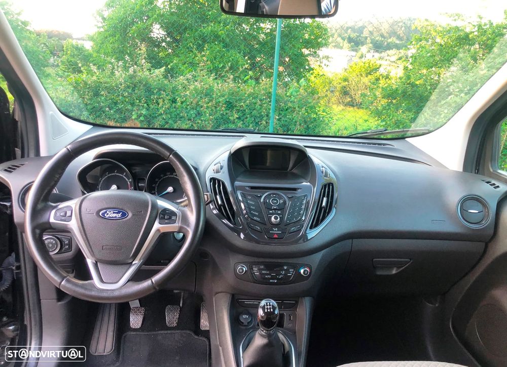 Ford Tourneo Courier 1.0 EcoBoost Titanium - 10
