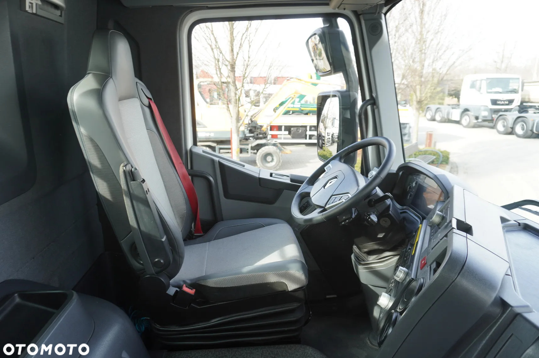 Renault C430 / Dźwig HIAB 244 EP-5 HIDUO 8400 kg 15 m / Platforma z kłonicami - 22