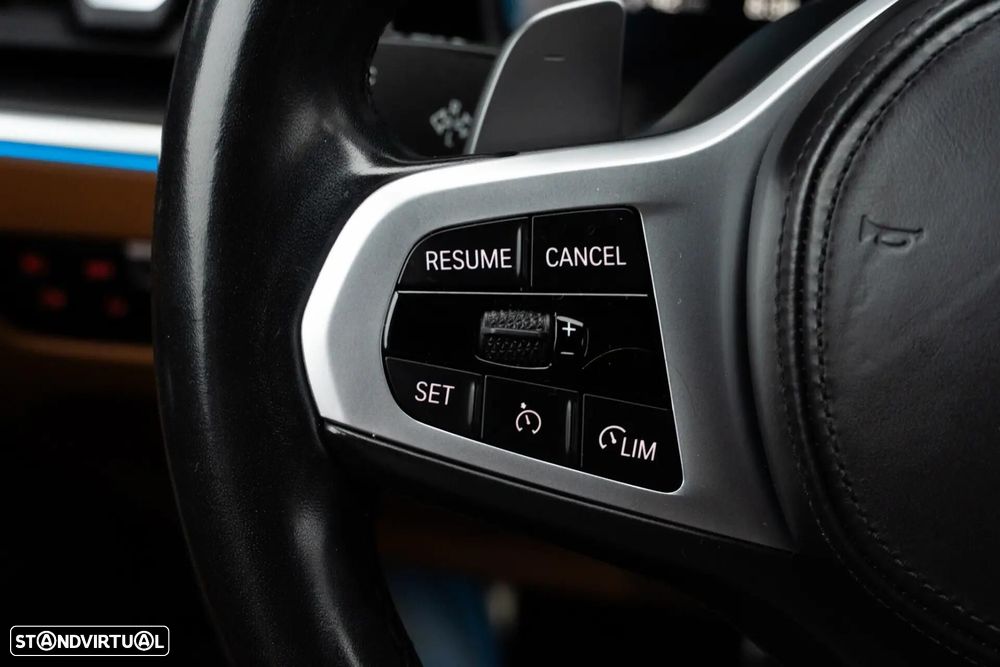 BMW 330 e Pack M Auto - 43