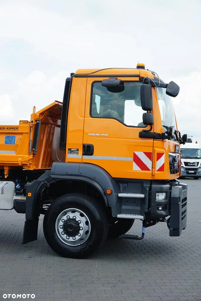 MAN TGM / 18.250 / E 6 / 4 X 4 / WYWROTKA 3 STRONNA / ŁAD. 10 060 KG / JAK NOWY - 35
