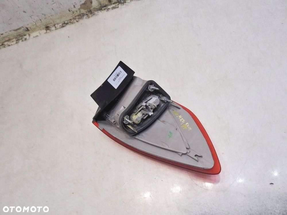 LAMPA PRAWA TYLNA TYŁ FORD MONDEO MK4 KOMBI 7S71-13404-B - 3