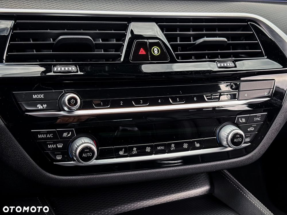 BMW Seria 5 530e M Sport sport - 32