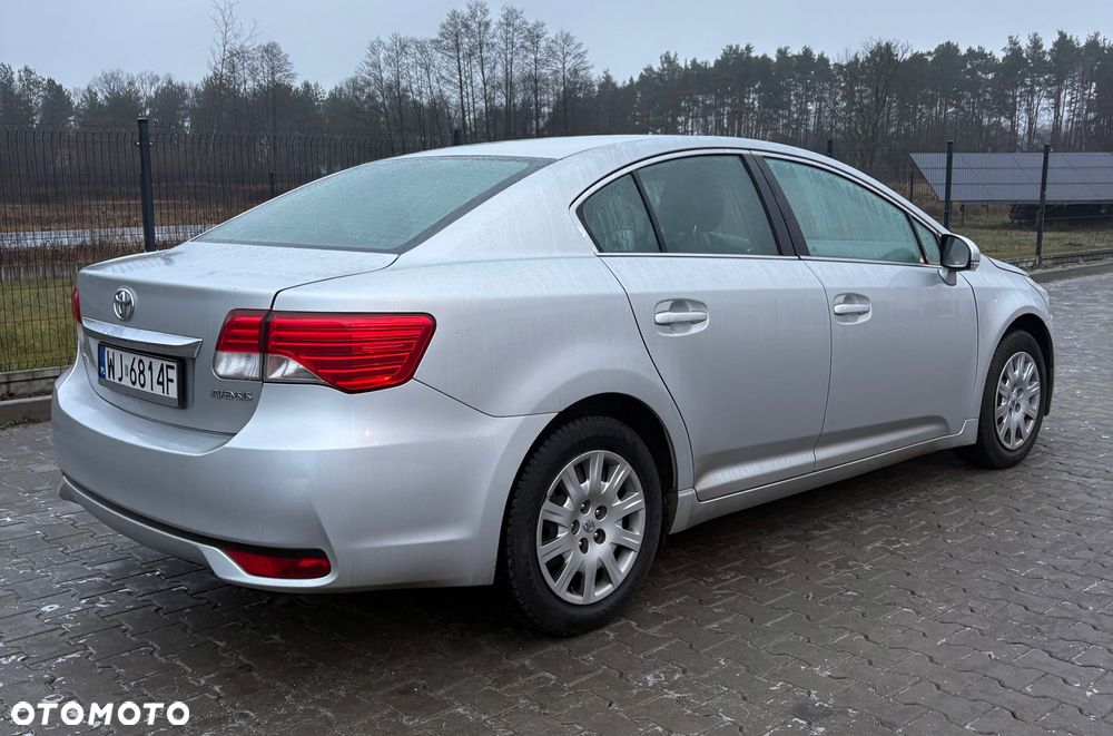 Toyota Avensis - 2
