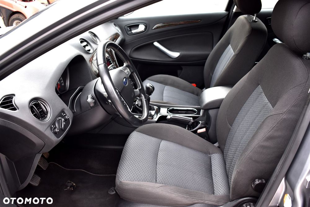 Ford Mondeo 2.0 Ghia X100 / X - 19