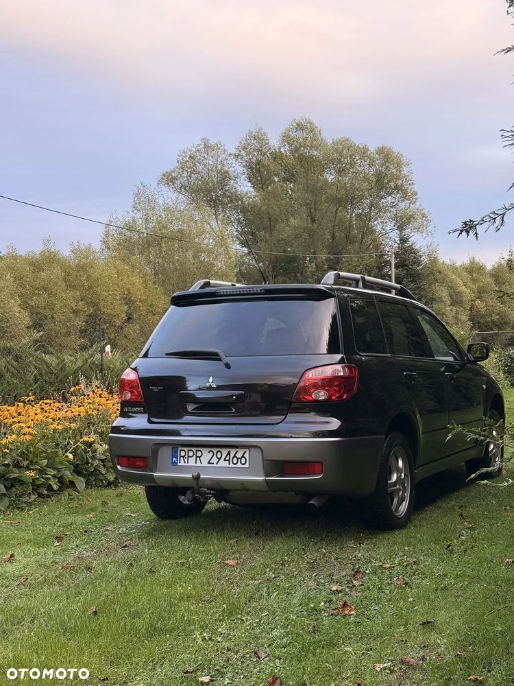 Mitsubishi Outlander 2.0 Intense DAKAR - 13