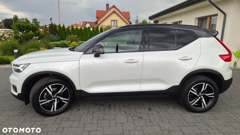 Volvo XC 40 T3 Geartronic Momentum Pro - 3