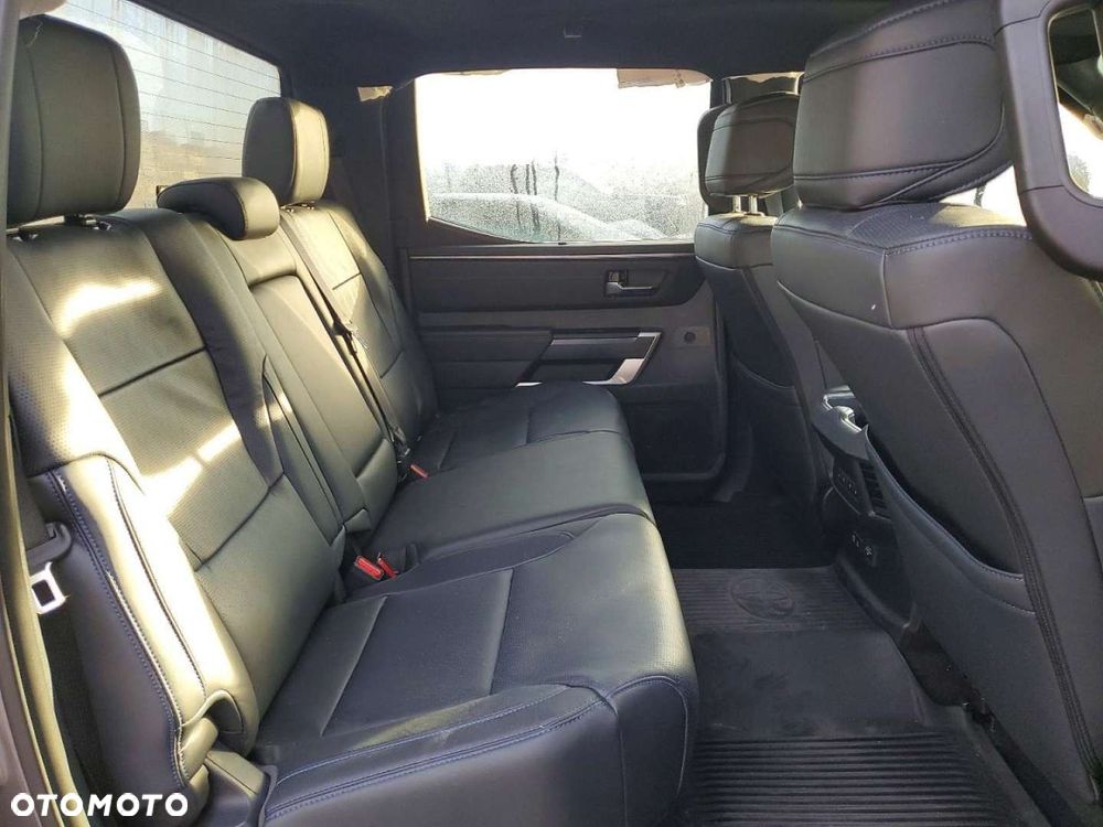 Toyota Tundra - 11