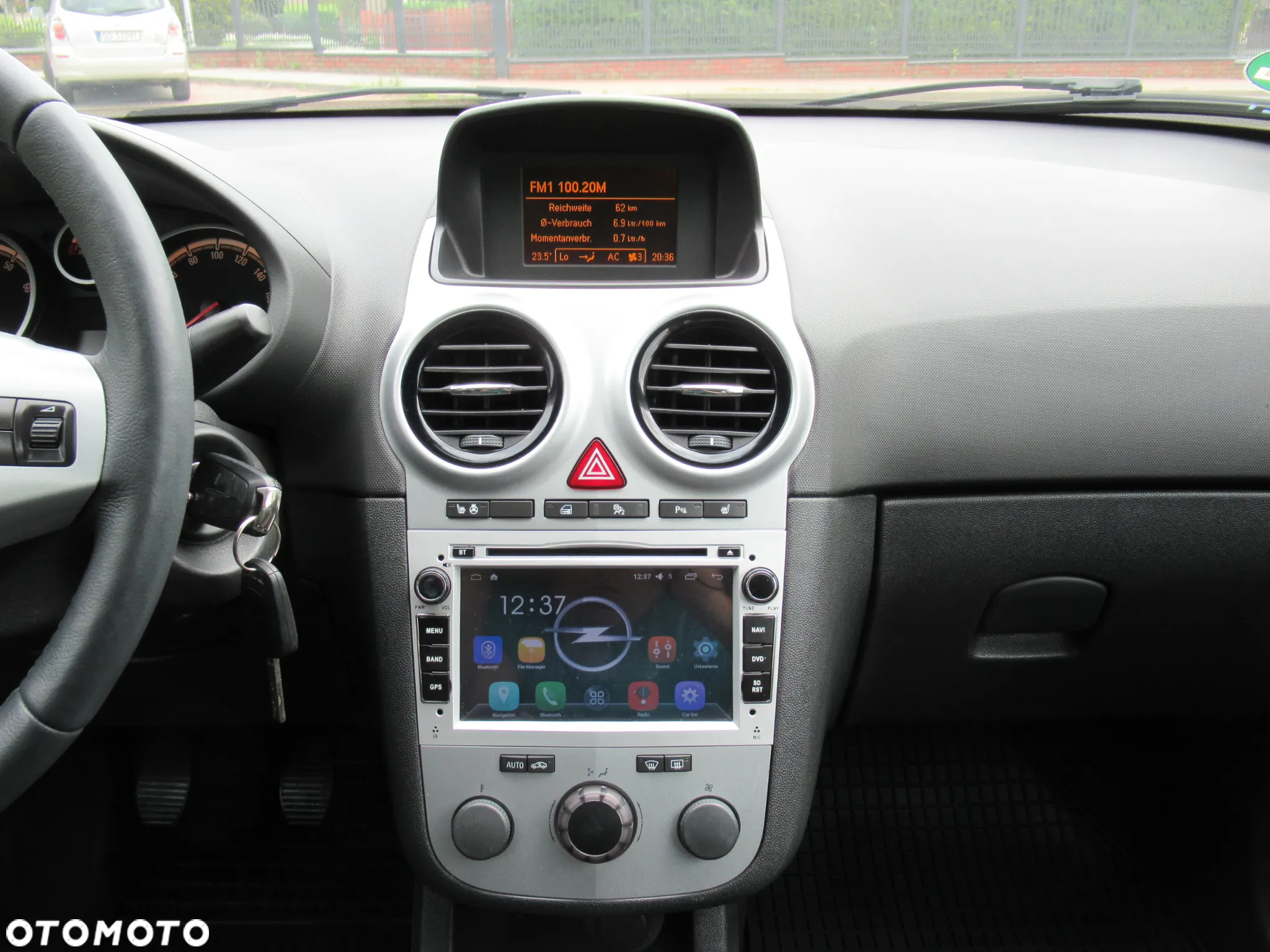 Opel Corsa 1.4 16V Active - 36