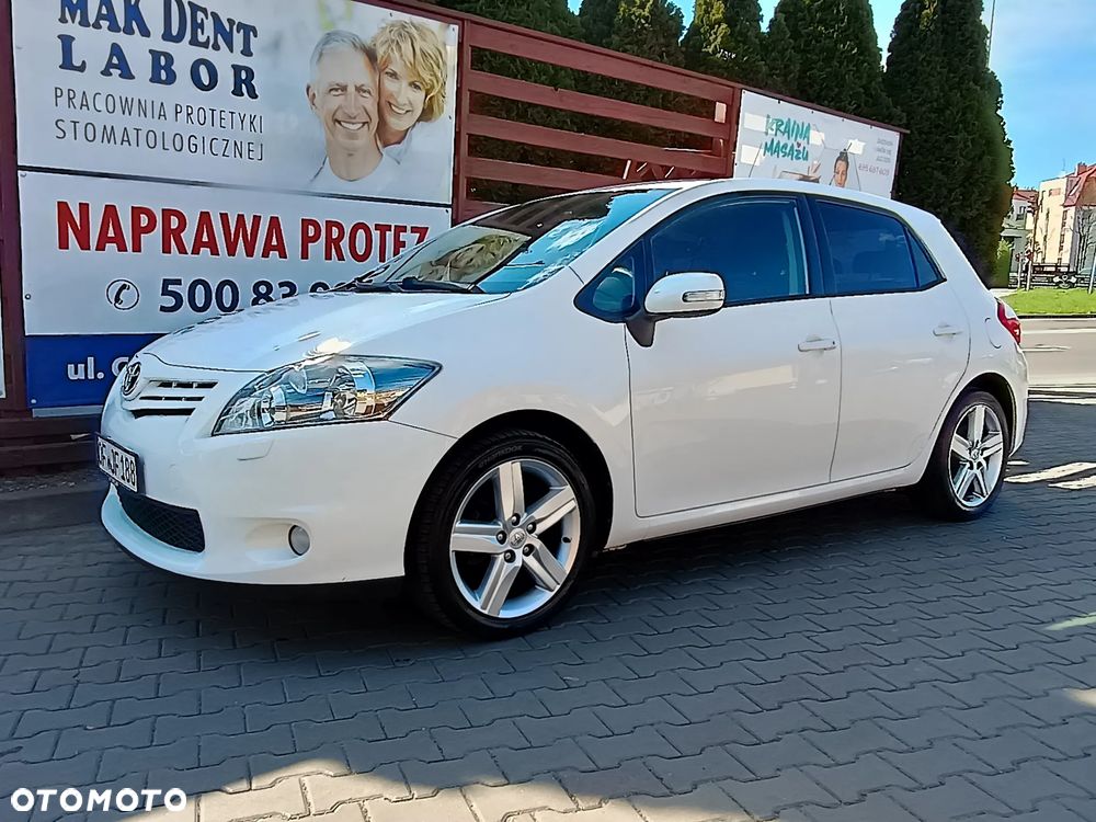 Toyota Auris 1.6 Sol - 1