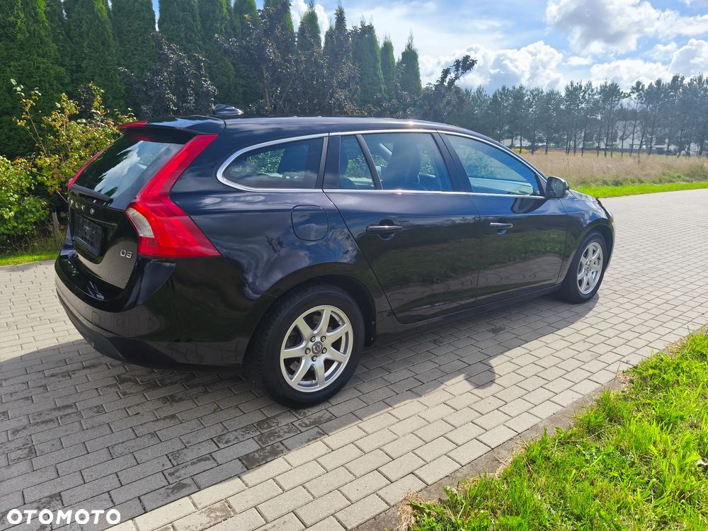 Volvo V60 D3 Geartronic Summum - 3