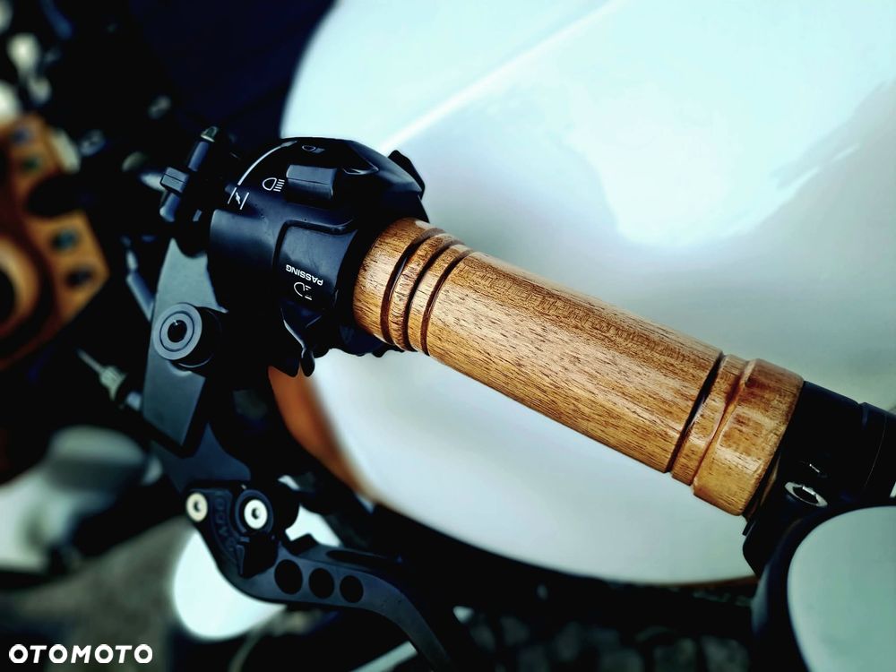 Honda CB - 12