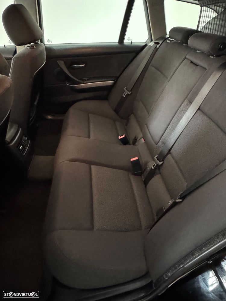 BMW 320 d Sport - 11