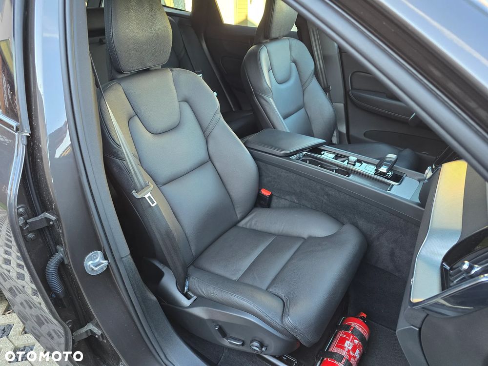 Volvo XC 60 T6 Plug-In Hybrid AWD Plus Dark - 30