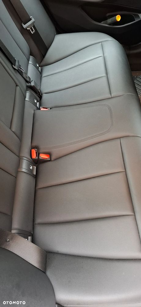 BMW Seria 3 318d - 15