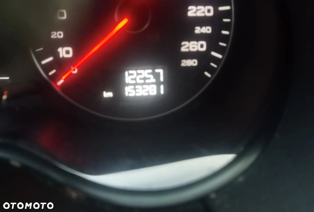Audi A3 3-drzwiowe 1.6 TDI DPF Attraction - 3