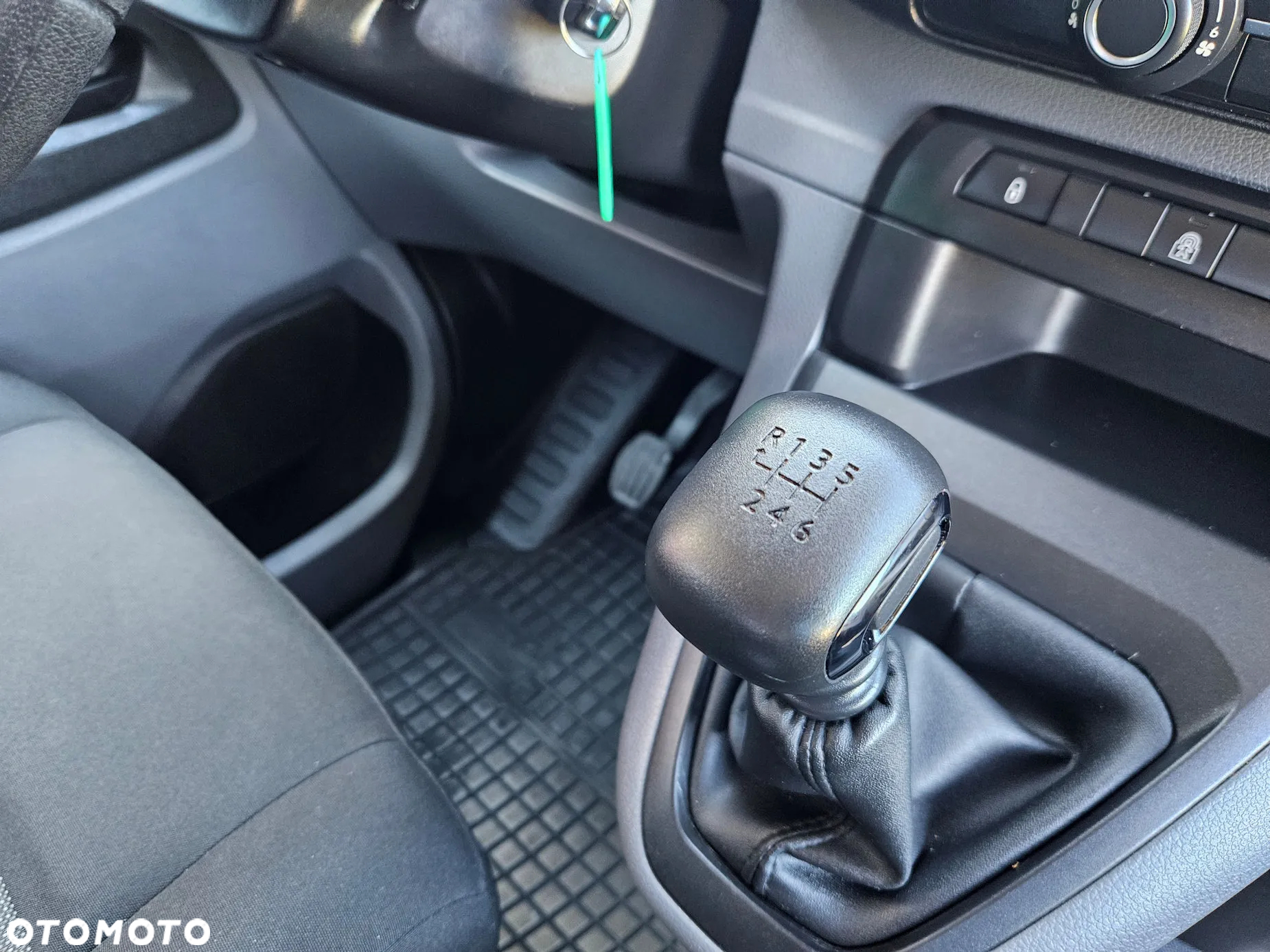 Opel VIVARO 2.0 150KM - 18