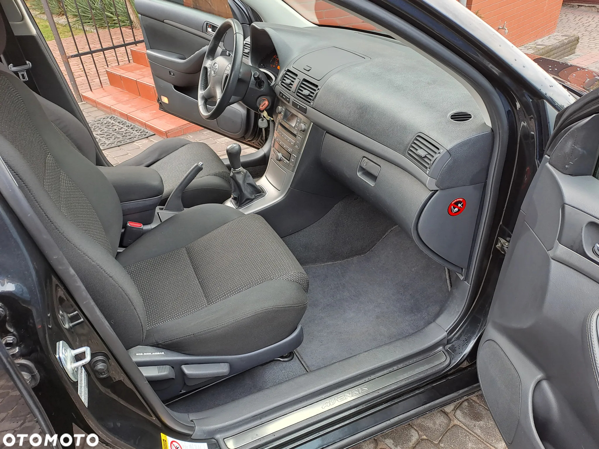 Toyota Avensis - 11