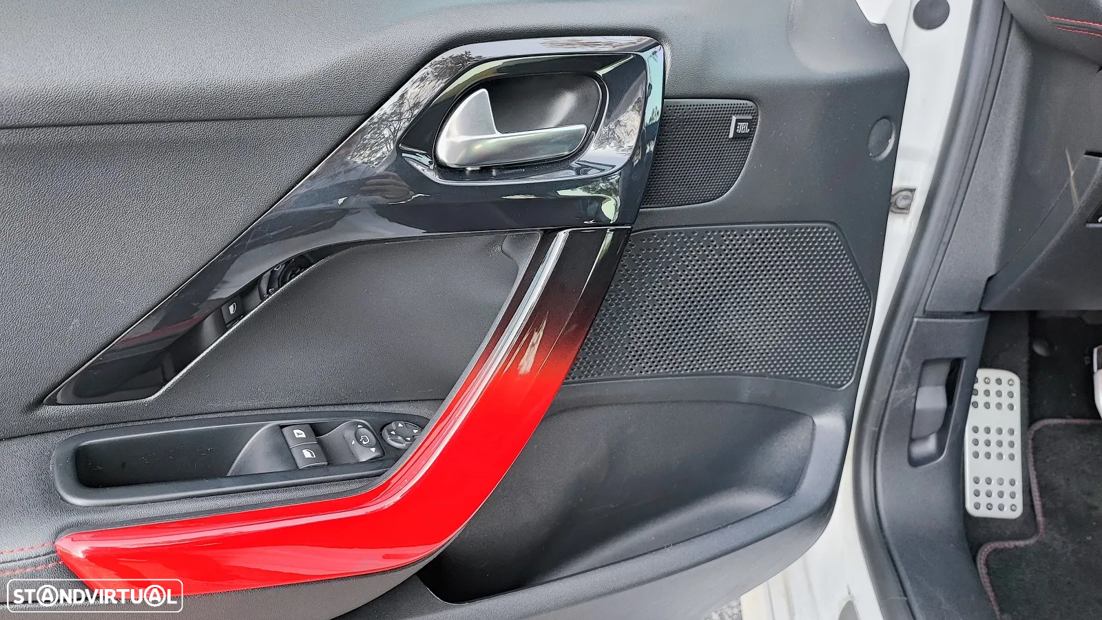 Peugeot 208 GTI 200 THP - 10