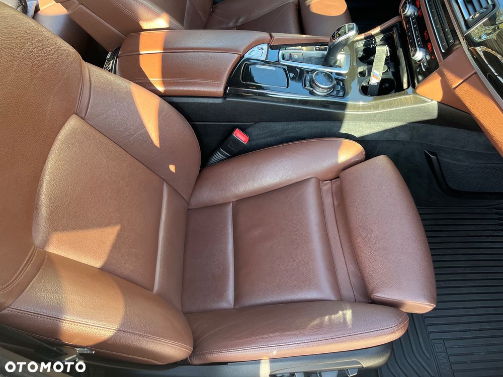 BMW Seria 5 530d xDrive - 29