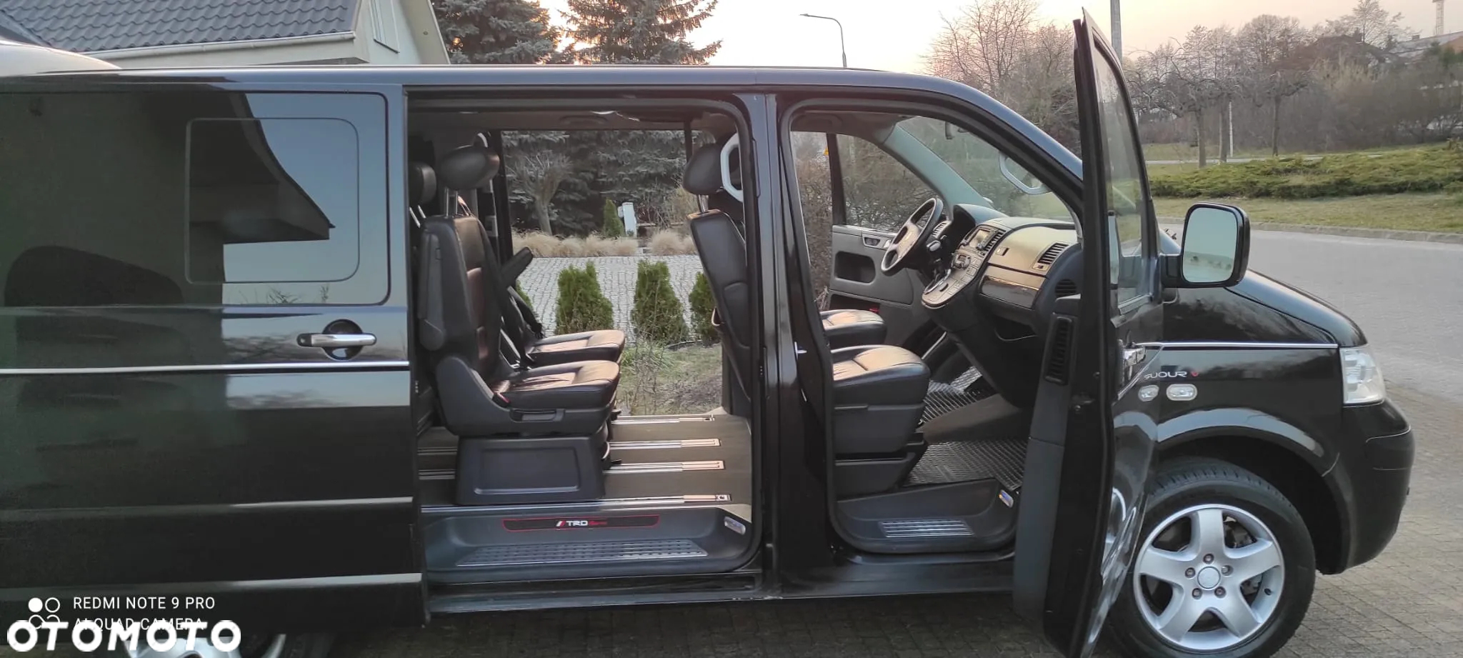 Volkswagen Multivan - 33