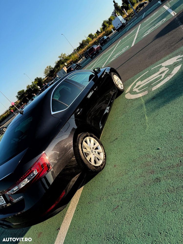Skoda Superb 2.0 TDI DSG Ambition - 3