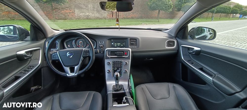 Volvo S60 D3 DRIVe Momentum - 8